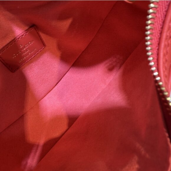 LOUIS VUITTON Rouge Calfskin Mini Embossed PM Loop M22594 Shoulder Crossbody Bag - Picture 5 of 6
